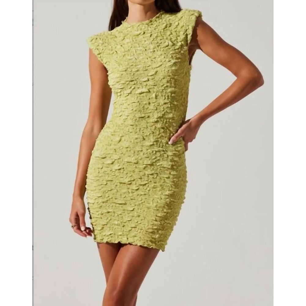 ASTR the Label Annika Crinkled Popcorn Mini In Light Green | Size M